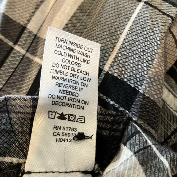 Maurice’s- Black White and Gray Plaid Blouse - Picture 8 of 8